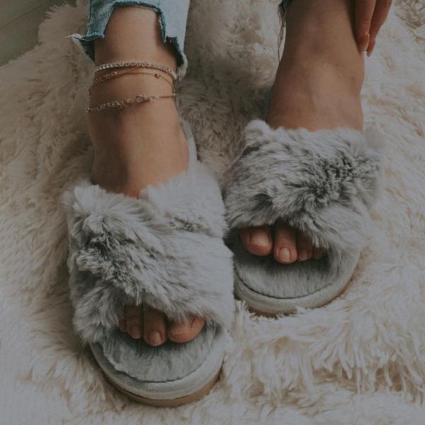 slippers 2021 fur women fluffy furry platform flat low heel lightweight footwear comfortable indoor shoes ladies cross strap, Black
slippers 2021 fur women fluffy furry platform flat low heel lightweight footwear comfortable indoor shoes ladies cross strap, Black