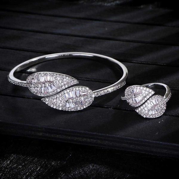 luxury leaf shape bangle ring sets fashion dubai bridal jewelry for women wedding brincos para as mulheres s0720 q0717, Black
luxury leaf shape bangle ring sets fashion dubai bridal jewelry for women wedding brincos para as mulheres s0720 q0717, Black