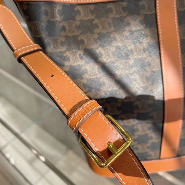 triumphal arch bucket bag 2021 new cow leather with retro old stylee64g
triumphal arch bucket bag 2021 new cow leather with retro old stylee64g