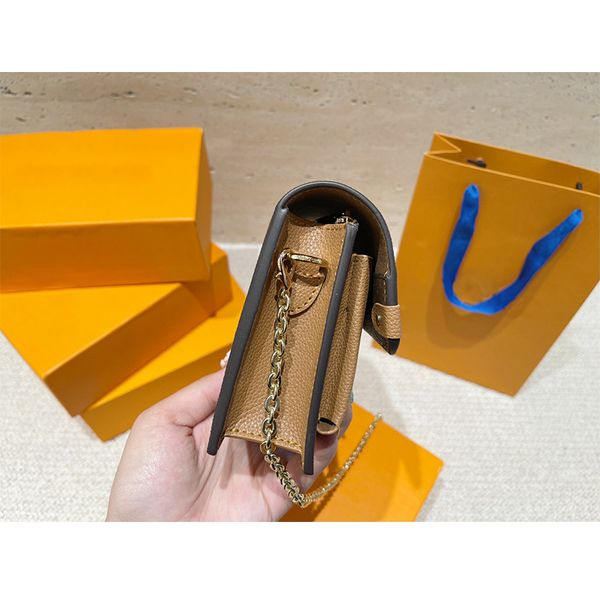 new luxury mini classic retro ladies brown leather 19*12 cm ladies handbag purse leather messenger bag fashion designer chain shoulder bag
new luxury mini classic retro ladies brown leather 19*12 cm ladies handbag purse leather messenger bag fashion designer chain shoulder bag