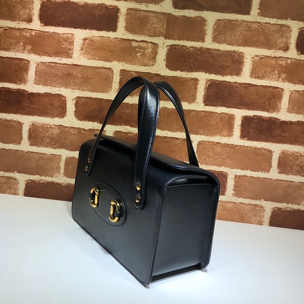 luxury designer buckle handbags totes box handbag genuine leather shoulder bag solid color small square bags
luxury designer buckle handbags totes box handbag genuine leather shoulder bag solid color small square bags