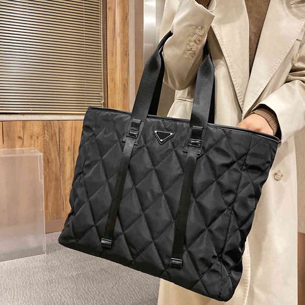 brand designer large capacity tote bags women's shoulder bag 2020 winter new big shopper bag handbags nylon purs223n
brand designer large capacity tote bags women's shoulder bag 2020 winter new big shopper bag handbags nylon purs223n