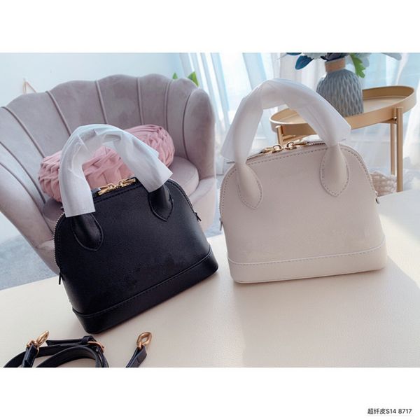 2021 new famous designer women luxury fashion leather bag women's one shoulder handbag of charge, Black
2021 new famous designer women luxury fashion leather bag women's one shoulder handbag of charge, Black