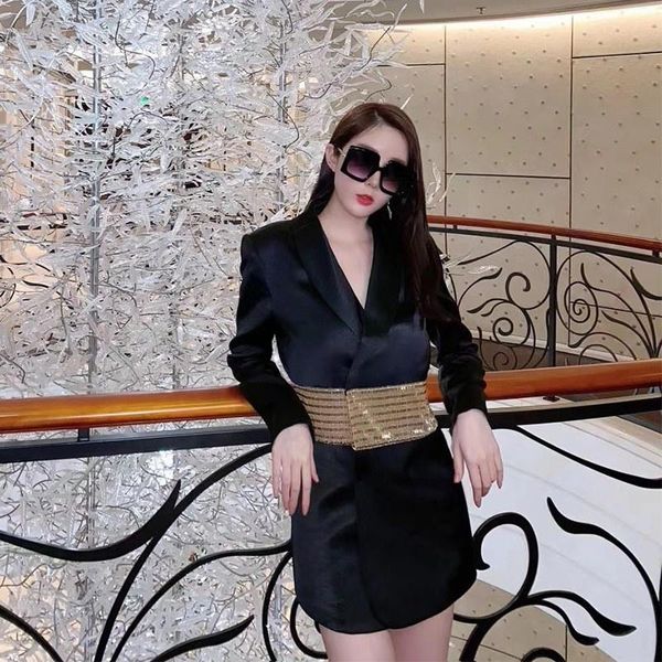 women's suits & blazers autumn designer women shiny beading blazer coat elegant office ladies slim fit party suit long jacket, White;black
women's suits & blazers autumn designer women shiny beading blazer coat elegant office ladies slim fit party suit long jacket, White;black