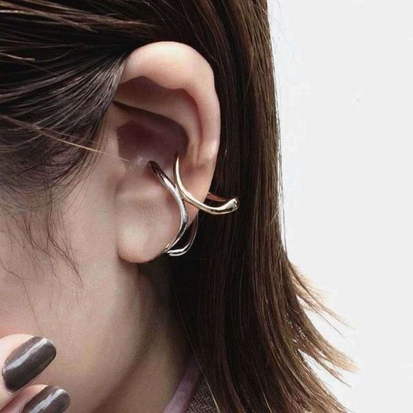 hbp metal cross no ear hole female simple cool wind gold and silver double color cochlear clip niche design earrings fashion
hbp metal cross no ear hole female simple cool wind gold and silver double color cochlear clip niche design earrings fashion