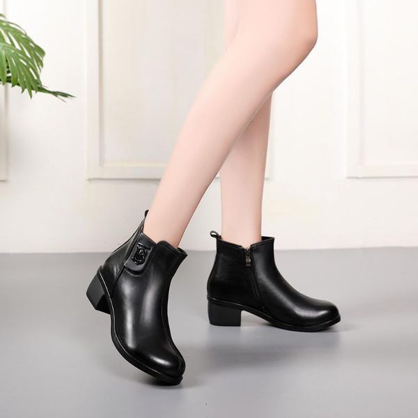 boots short women autumn and winter leather fashion wild thick heel non-slip plus velvet korean mother shoes cotton, Black
boots short women autumn and winter leather fashion wild thick heel non-slip plus velvet korean mother shoes cotton, Black