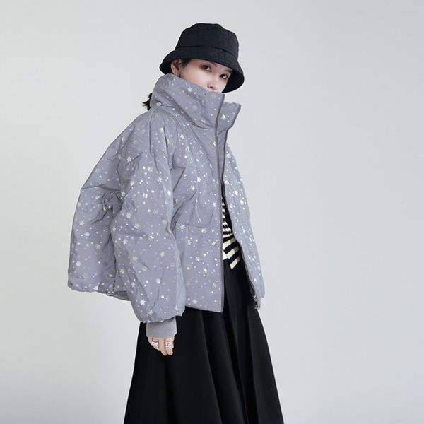 2021 winter new stand collar snowflake printed bread coat fashion trend with reflective dign down et women, Black
2021 winter new stand collar snowflake printed bread coat fashion trend with reflective dign down et women, Black