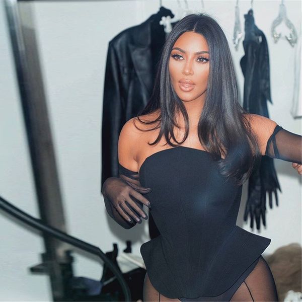 2021 new arrival off shoulder sleeveless fitness back zipper streetwear broadcloth material women tank top, Black;white
2021 new arrival off shoulder sleeveless fitness back zipper streetwear broadcloth material women tank top, Black;white