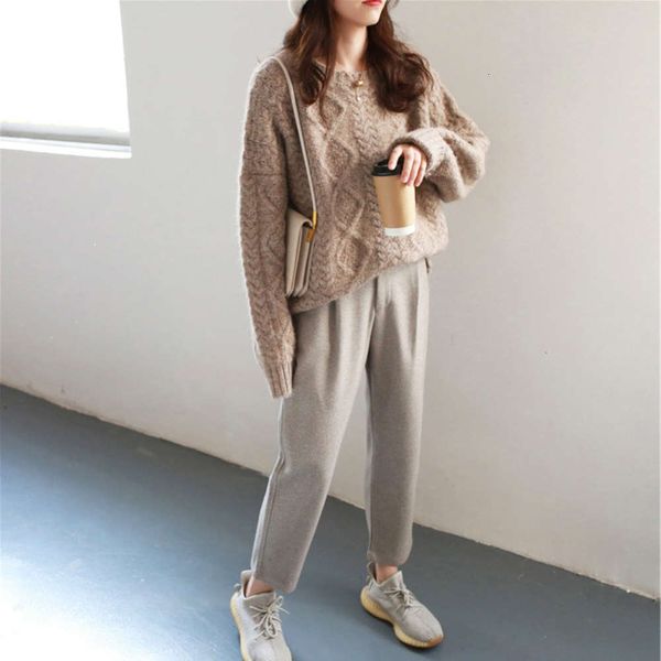 thread lazy women's pullover loose round neck thick twist autumn and winter korean beibai sweater luxury, White;black
thread lazy women's pullover loose round neck thick twist autumn and winter korean beibai sweater luxury, White;black