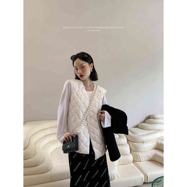 trend dream dt class versatile down vest women's autumn and winter shoulder white duck coat, Black;white
trend dream dt class versatile down vest women's autumn and winter shoulder white duck coat, Black;white