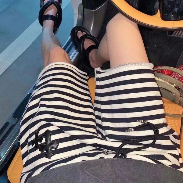 cro brand 21 new loose casual stripe parquet summer fashion versatile men's and women's shorts, White;black
cro brand 21 new loose casual stripe parquet summer fashion versatile men's and women's shorts, White;black