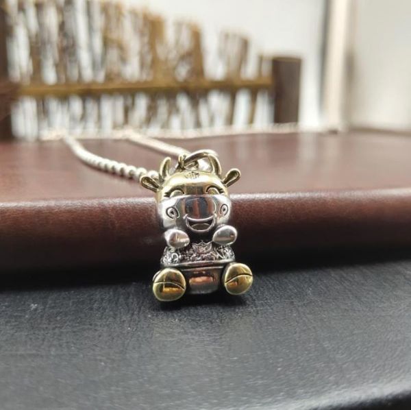 pendant necklaces the unique lucky cartoon calf is suitable for trendy casual party accessories men and women, Silver
pendant necklaces the unique lucky cartoon calf is suitable for trendy casual party accessories men and women, Silver