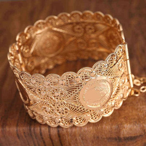 luxury algerian bridal hand bangles hollow flower design gold big bracelets for women side open cuff ethnic jewelry, Golden;silver
luxury algerian bridal hand bangles hollow flower design gold big bracelets for women side open cuff ethnic jewelry, Golden;silver