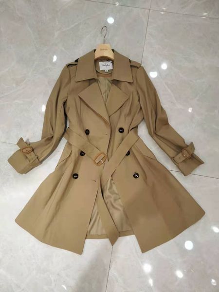 windbreaker coats for autumn seasons, Tan;black
windbreaker coats for autumn seasons, Tan;black