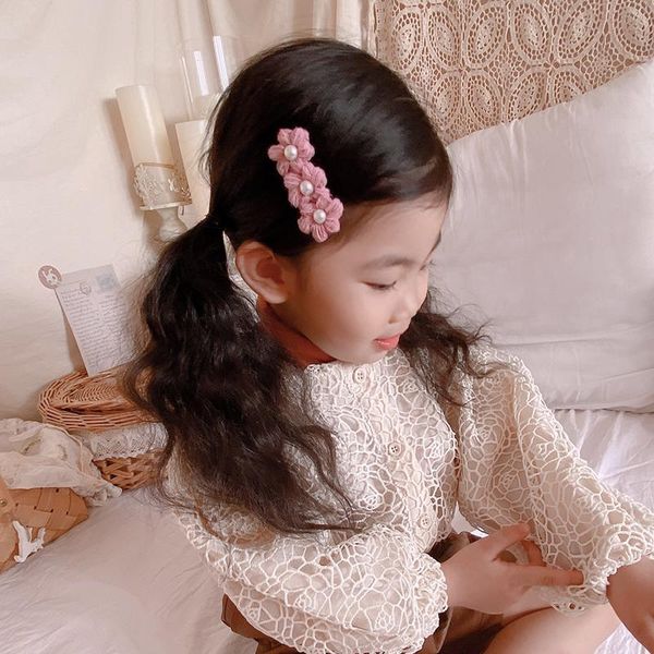 korean autumn and winter children's hair accessories new hairpin temperament hand knitted wool three flower headdress hairpin, Slivery;white
korean autumn and winter children's hair accessories new hairpin temperament hand knitted wool three flower headdress hairpin, Slivery;white
