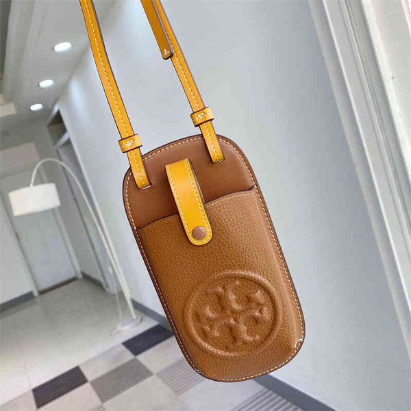 tb new perry mobile phone buckle litchi grain cowhide contrast color single shoulder messenger bag women's
tb new perry mobile phone buckle litchi grain cowhide contrast color single shoulder messenger bag women's