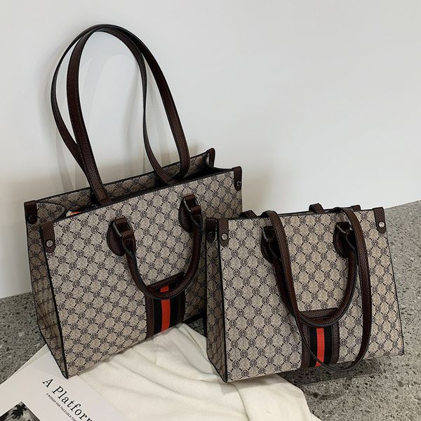 wholesale factory ladies leather shoulder bags street trend mass printing tote bag simple atmospheric striped handbags fashion polka dot han
wholesale factory ladies leather shoulder bags street trend mass printing tote bag simple atmospheric striped handbags fashion polka dot han