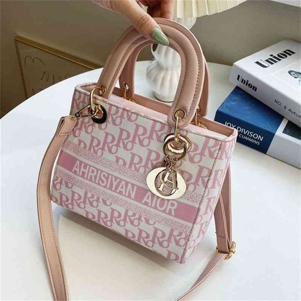 advanced sense of foreign style portable bag women's fashion princess 707 60% off wholesale sales
advanced sense of foreign style portable bag women's fashion princess 707 60% off wholesale sales
