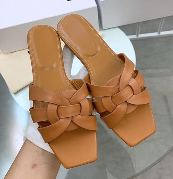 2021 new woman slippers genuine leather flat sandals designer design shoes classics brand women flat slipper 35-42 no box, Black
2021 new woman slippers genuine leather flat sandals designer design shoes classics brand women flat slipper 35-42 no box, Black