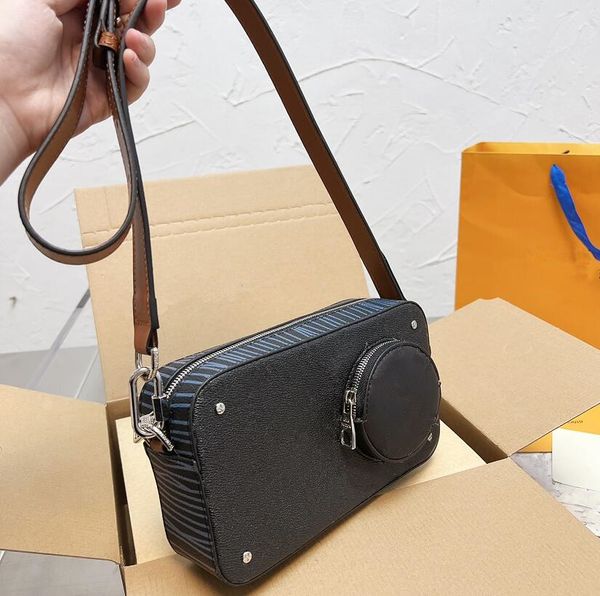 021 l 42postman bags 404small large shoulder bag are the daily match for fashionable men with light and spacious interior space
021 l 42postman bags 404small large shoulder bag are the daily match for fashionable men with light and spacious interior space