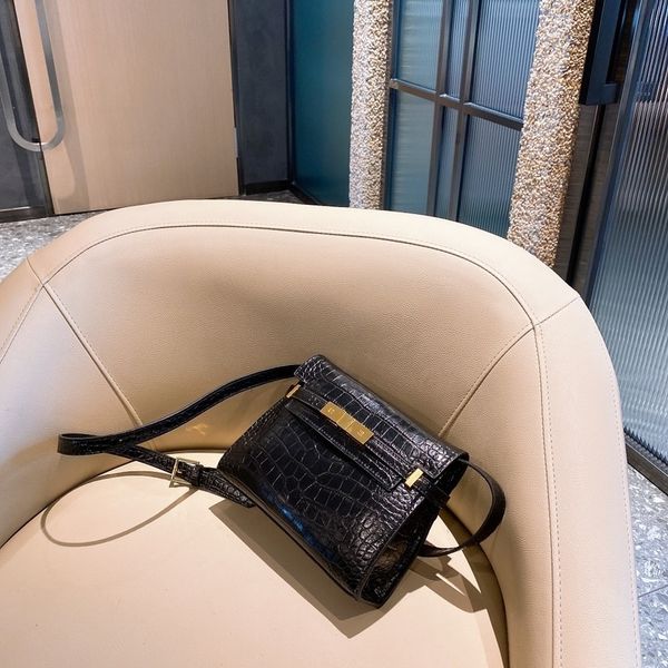pieces of designer fashion bag coin purse old flower embossed classical chain shoulder bag lady purse belt bag 23 17cm0, Black
pieces of designer fashion bag coin purse old flower embossed classical chain shoulder bag lady purse belt bag 23 17cm0, Black