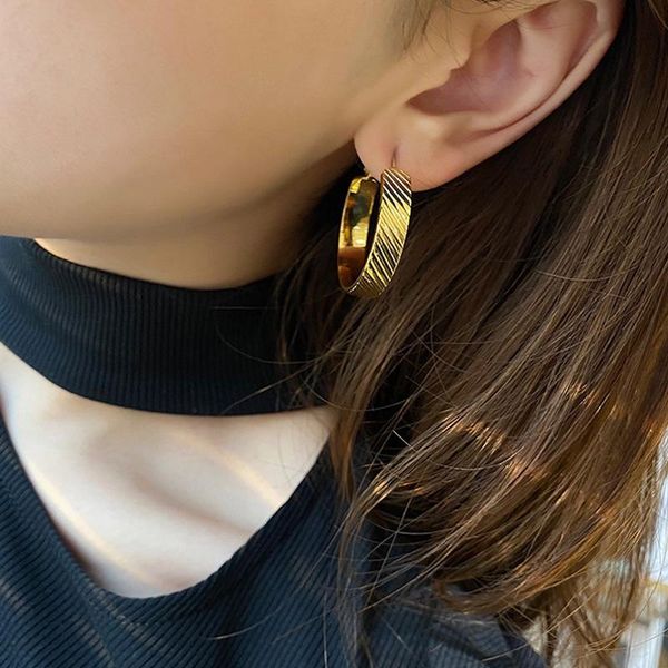 hoop & huggie timeonly korean simple striped c shape earrings for women gold color metallic circle hollow temperament jewellery, Golden;silver
hoop & huggie timeonly korean simple striped c shape earrings for women gold color metallic circle hollow temperament jewellery, Golden;silver