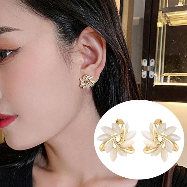 hoop & huggie 2021 stylish 1 pair flower shape women earrings wear-resistant exquisite alloy circle chic ear studs classic jewelry for party, Golden;silver
hoop & huggie 2021 stylish 1 pair flower shape women earrings wear-resistant exquisite alloy circle chic ear studs classic jewelry for party, Golden;silver