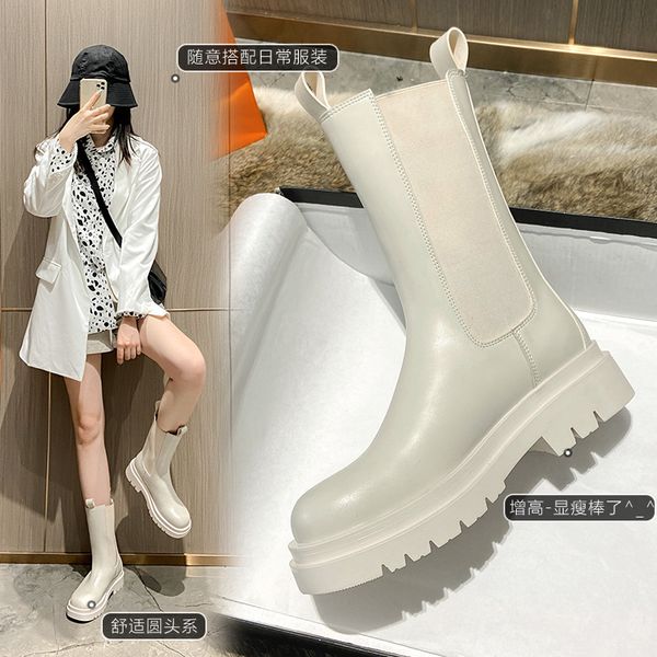 white martin 2021 chimney mona same chelsea thick soled middle short boot, Black 
white martin 2021 chimney mona same chelsea thick soled middle short boot, Black