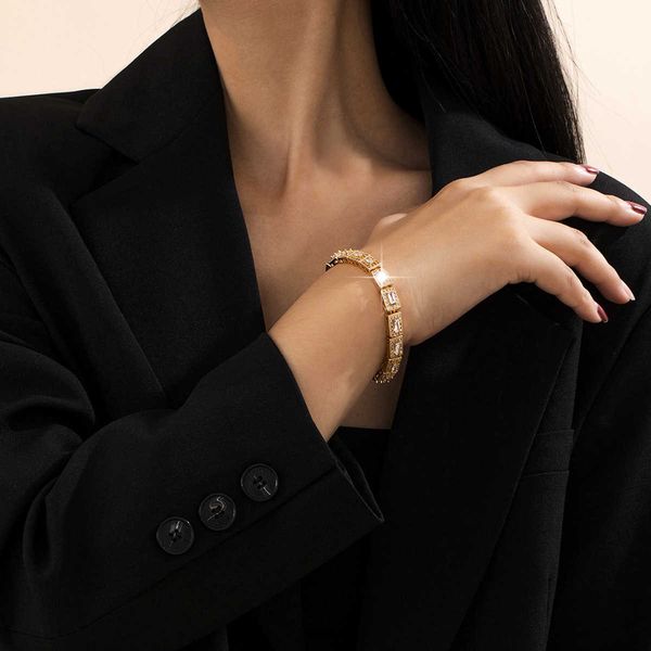 creative jewelry fashion personality inlaid diamond bamboo extremely simple style light luxury geometric brace, Silver
creative jewelry fashion personality inlaid diamond bamboo extremely simple style light luxury geometric brace, Silver
