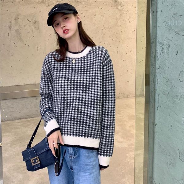 women's sweaters style in autumn and winter 2021, loose large knitted sweater, plaid, round neck, black white plaid trend, White;black
women's sweaters style in autumn and winter 2021, loose large knitted sweater, plaid, round neck, black white plaid trend, White;black