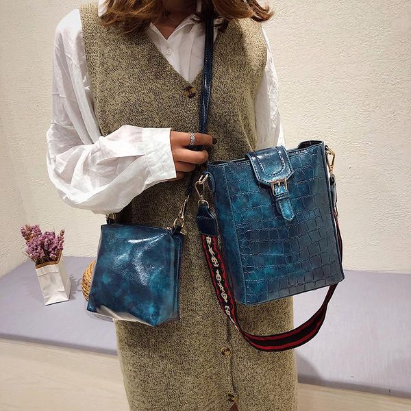bucket shoulder designer- bag bags women high new fashion handbags bag lady two-tone quality alligator xinshidai/12 fnkcv, Red;black
bucket shoulder designer- bag bags women high new fashion handbags bag lady two-tone quality alligator xinshidai/12 fnkcv, Red;black