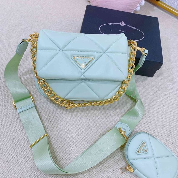 designers luxurys bags family's sheepskin lingge postman's three in one chain underarm yunduo tofu w p zhouzhoubao123 bucket woman
designers luxurys bags family's sheepskin lingge postman's three in one chain underarm yunduo tofu w p zhouzhoubao123 bucket woman