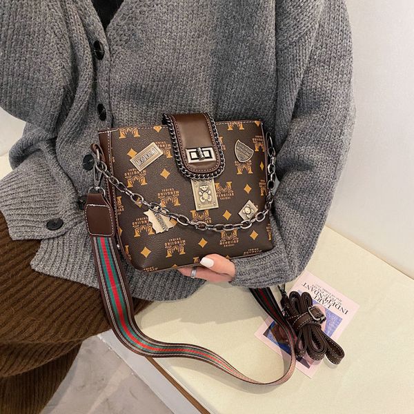 daily bag badge chain bag female 2021 new fashion shoulder messenger bag student korean style all-match high textured bucket
daily bag badge chain bag female 2021 new fashion shoulder messenger bag student korean style all-match high textured bucket