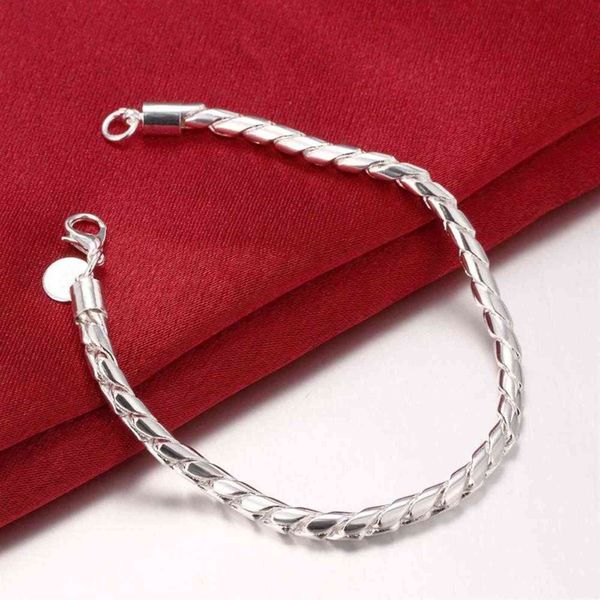 925 sterling silver 4mm snake chain bracelets for women retro charms bangles wedding party fine luxury fashion jewelry 2021, Golden;silver
925 sterling silver 4mm snake chain bracelets for women retro charms bangles wedding party fine luxury fashion jewelry 2021, Golden;silver