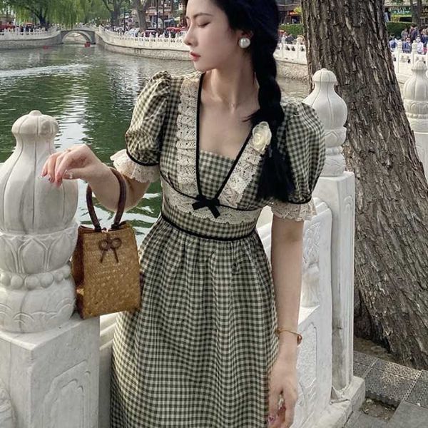 vintage french women plaid dresses sweet lace patchwork square collar puff sleeve casual slim midi dress femme vestidos 210526, Black;gray
vintage french women plaid dresses sweet lace patchwork square collar puff sleeve casual slim midi dress femme vestidos 210526, Black;gray