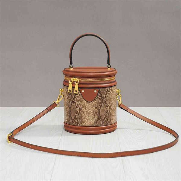luxury designer crossbody shoulder backpack handbags tote bag bags handbags wallet purse leather cylinder bucket hand one shoulder messenger
luxury designer crossbody shoulder backpack handbags tote bag bags handbags wallet purse leather cylinder bucket hand one shoulder messenger