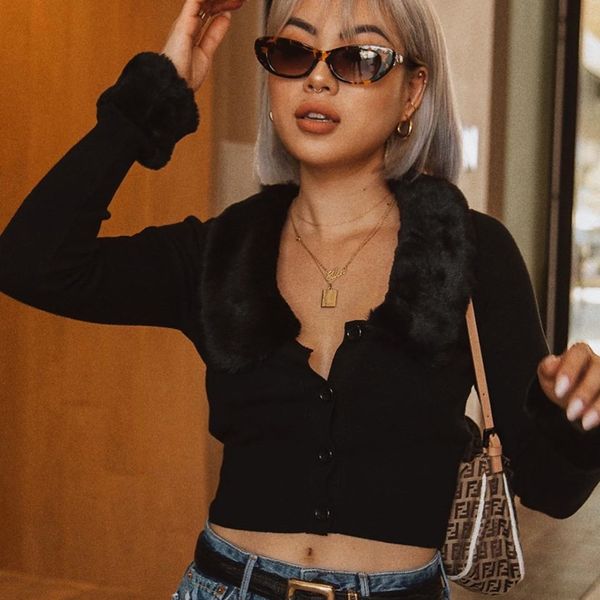 winter fashion t-shirt 2021 long sleeve button cardigan plush turn-down collar high street women t-shirt, White
winter fashion t-shirt 2021 long sleeve button cardigan plush turn-down collar high street women t-shirt, White
