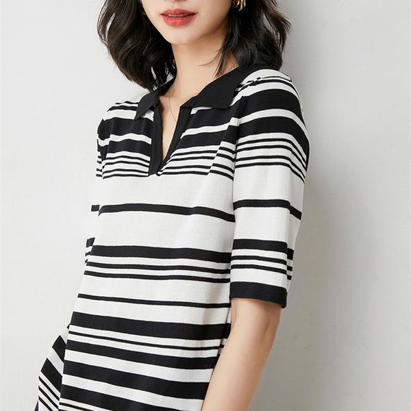 women's t-shirt ice silk black and white contrast stripe knitted short sleeve summer korean v-neck thin loose half
women's t-shirt ice silk black and white contrast stripe knitted short sleeve summer korean v-neck thin loose half