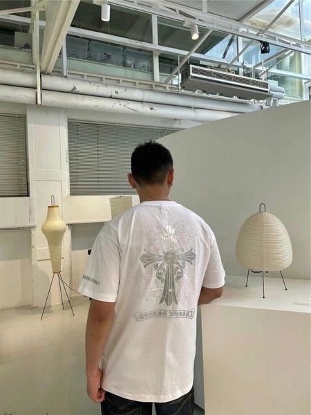 ch croix 21 phantom cross silver print crew neck loose short sleeve t-shirt unisex, White;black
ch croix 21 phantom cross silver print crew neck loose short sleeve t-shirt unisex, White;black