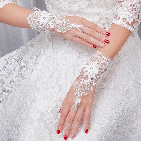 bridal gloves white lace applique short party fingerless elegant pearls evening wedding
bridal gloves white lace applique short party fingerless elegant pearls evening wedding