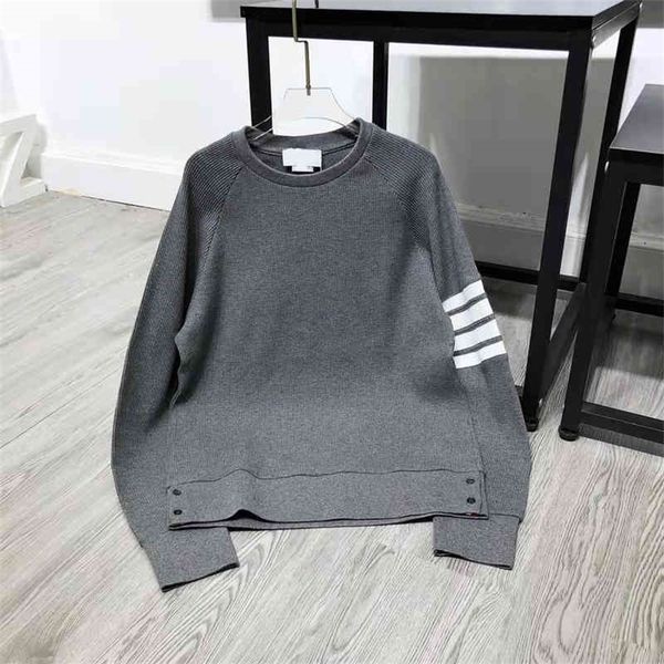 autumn new fashion brand tb four bar printed round neck casual loose, slim age reducing men's women's same sweater, Black
autumn new fashion brand tb four bar printed round neck casual loose, slim age reducing men's women's same sweater, Black