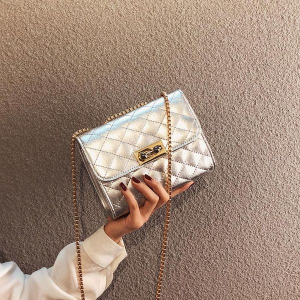 drawstring 2021 spring and summer square sling bag fashion rhombus shoulder simple messenger
drawstring 2021 spring and summer square sling bag fashion rhombus shoulder simple messenger