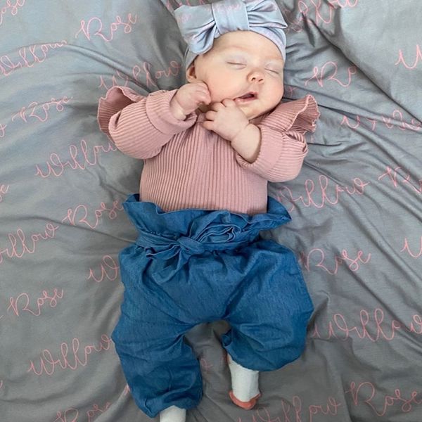 newborn baby clothes set cartoon infant girl boy clothing outfits unicorn letter print long sleeve +pants+headband 3pcs suit 210309, White
newborn baby clothes set cartoon infant girl boy clothing outfits unicorn letter print long sleeve +pants+headband 3pcs suit 210309, White