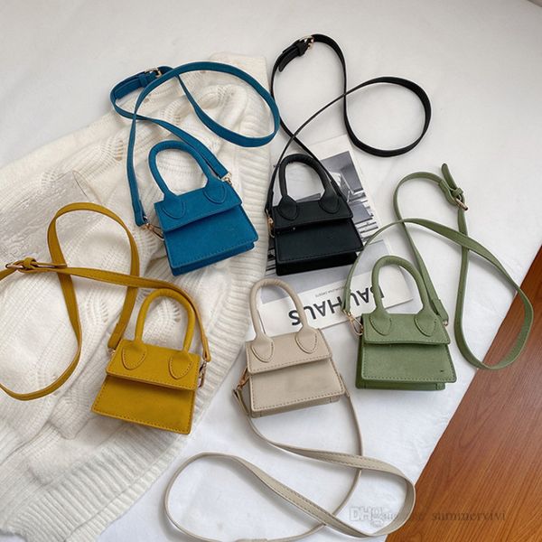 luxury girls grind arenaceous handbag vintage kids metal letter buckles chain messenger bag designer children one shoulder bags a7945, Black
luxury girls grind arenaceous handbag vintage kids metal letter buckles chain messenger bag designer children one shoulder bags a7945, Black