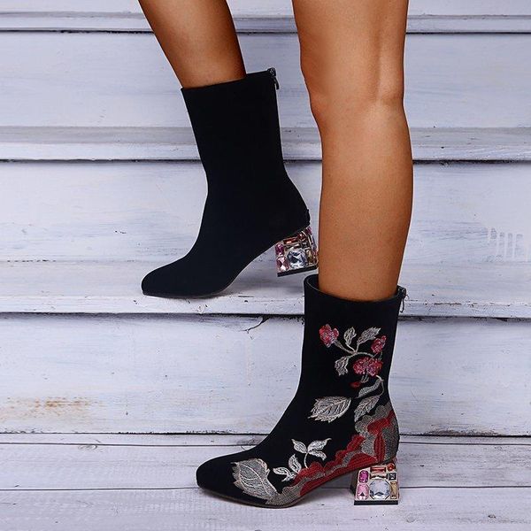 boots 2021 autumn and winter fashion embroidered women's with a root temperament black
boots 2021 autumn and winter fashion embroidered women's with a root temperament black