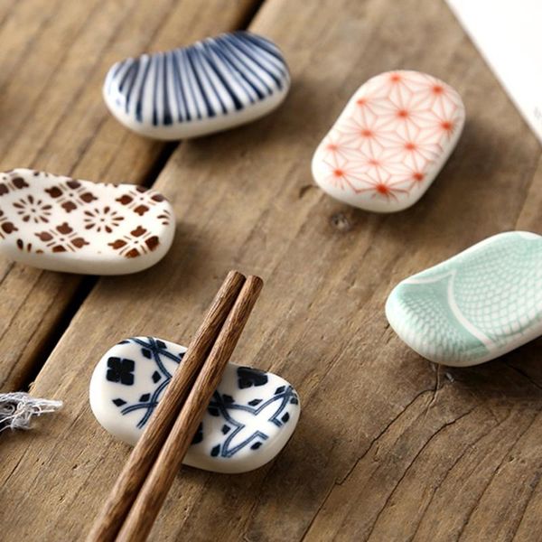 chopsticks 6 pcs japanese style chopstick holder lovely printed ceramic spoon rack bracket fork stand (random color)
chopsticks 6 pcs japanese style chopstick holder lovely printed ceramic spoon rack bracket fork stand (random color)