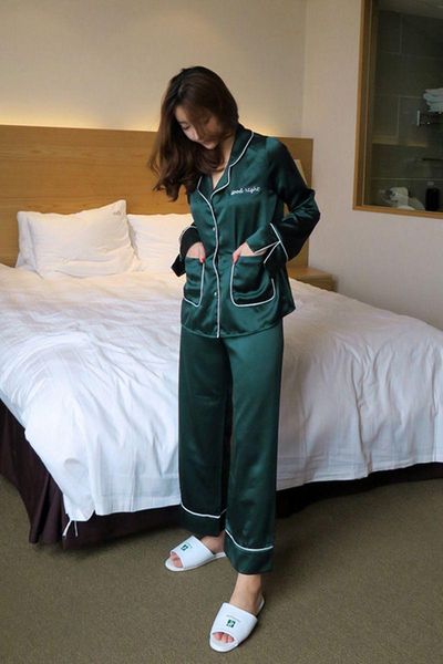 women's sleepwear smmoloa 2021 autumn winter long sleeves pijama women nature silk pajamas, Black;red
women's sleepwear smmoloa 2021 autumn winter long sleeves pijama women nature silk pajamas, Black;red