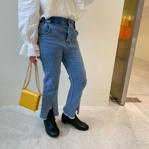 2021 spring new arrival girls fashion denim jeans kids korean design trousers flare jeans, Blue 
2021 spring new arrival girls fashion denim jeans kids korean design trousers flare jeans, Blue