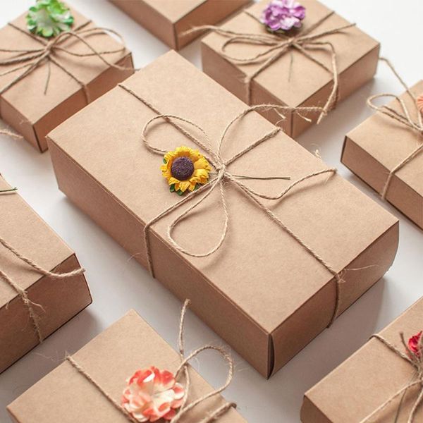 20 pcs diy vintage color kraft paper gift box package with clear pvc window candy favors arts&krafts display package box
20 pcs diy vintage color kraft paper gift box package with clear pvc window candy favors arts&krafts display package box