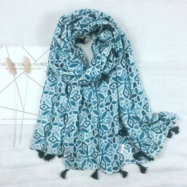 designer 2021 spring and autumn new sunscreen ethnic style small fresh blue flower cotton hemp women's silk scarf shawl, Blue;black
designer 2021 spring and autumn new sunscreen ethnic style small fresh blue flower cotton hemp women's silk scarf shawl, Blue;black